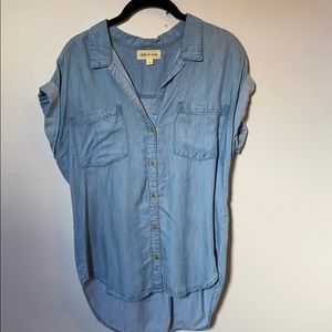Cloth and Stone chambray short sleeve top